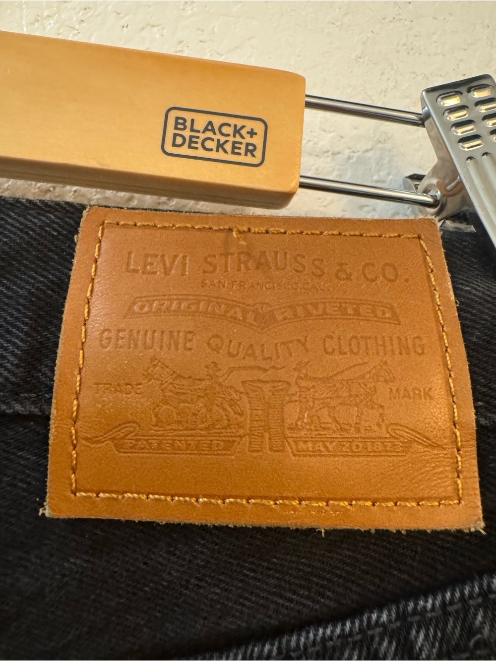 Levi's High-Rise Wide Leg Jeans - Charcoal Black - Picture 8 of 10